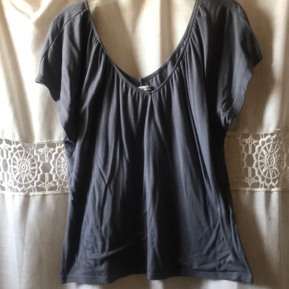 American eagle small gray blouse